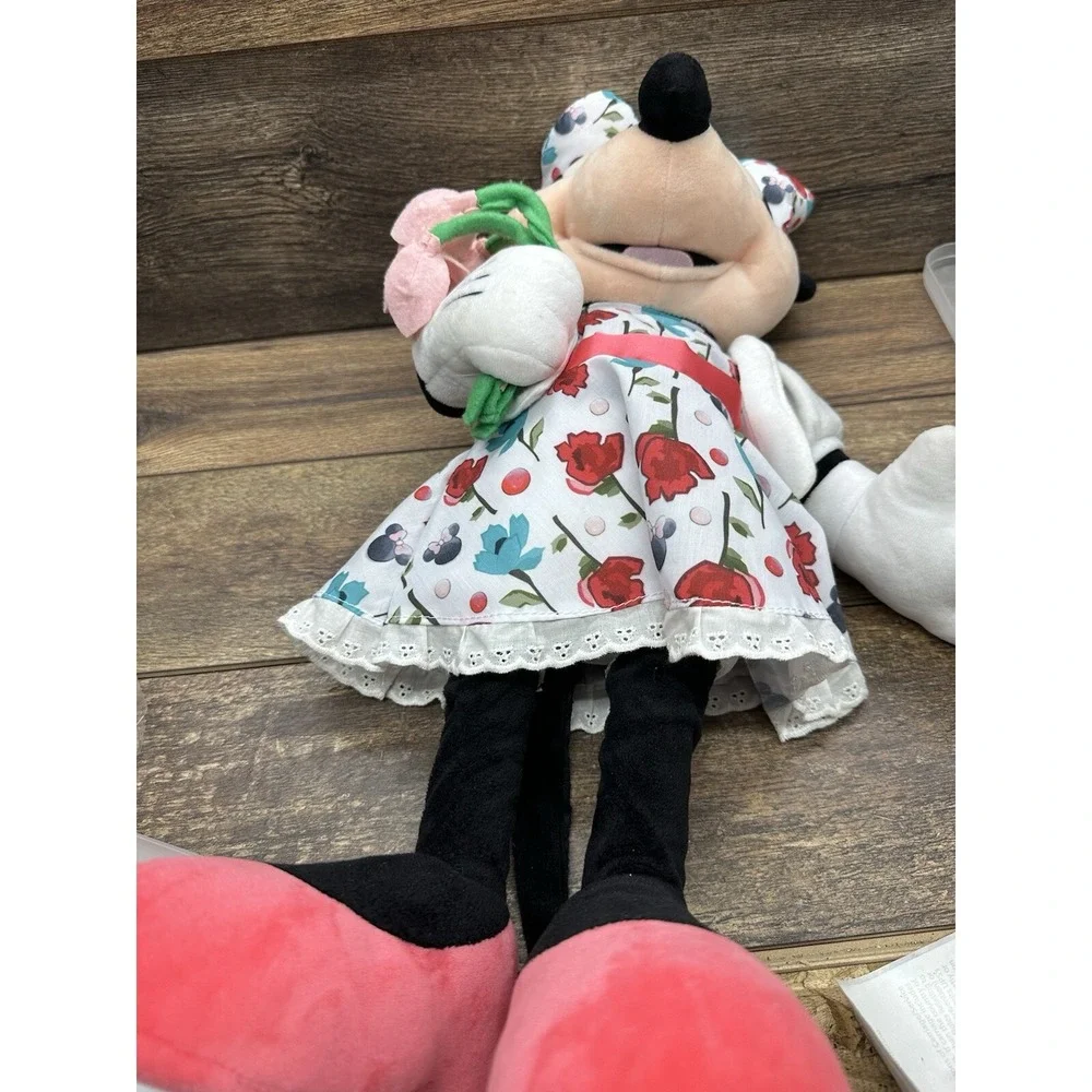 Disney Minnie Mouse Plush Doll Floral‎ Dress with Flowers Bouquet Self Standing